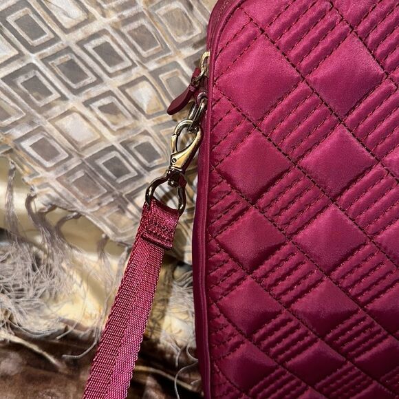 Cole Haan Fuchsia Quilted Padded Laptop Case Bag - Picture 10 of 11